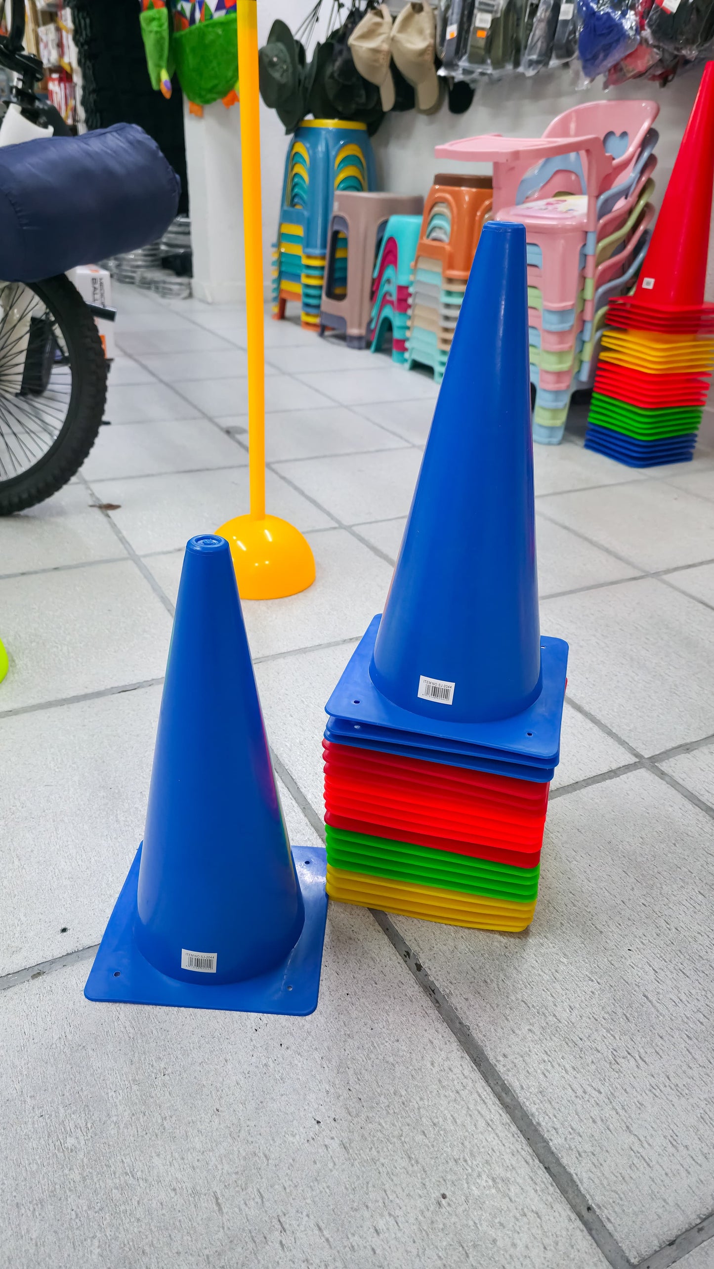 Cono Deportivo De 38cm – Para Entrenamiento De Agilidad, Coordinación Y Juegos En Canchas O Espacios Abiertos