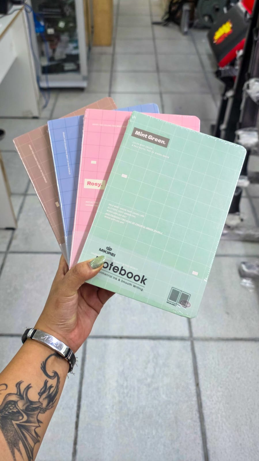 Cuaderno Líneas 96 Hojas Pasta Dura Diseño Elegante – Libreta Con Cinta Separadora Y Banda Elástica Para Uso Diario