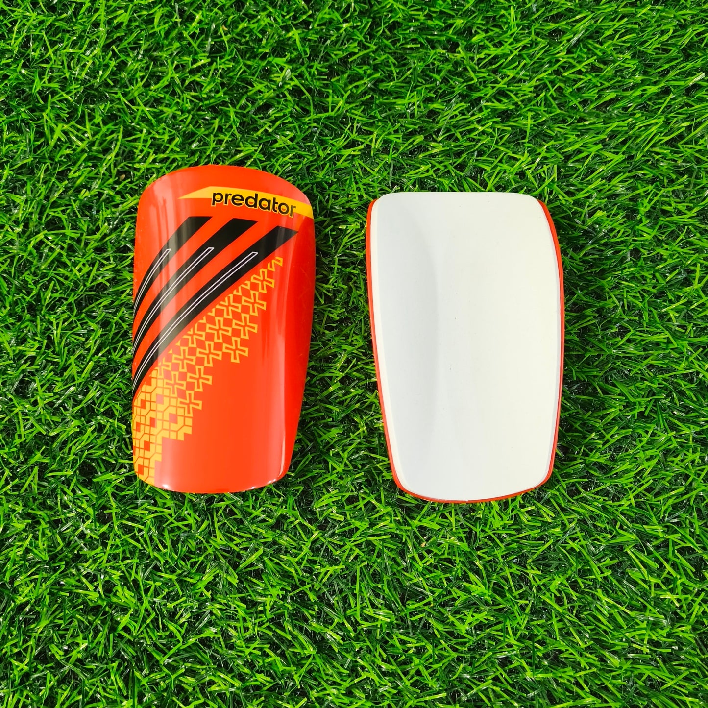 Canilleras Deportivas 15 Cm Modelo Predator – Protección Ergonómica Para Fútbol Niños Y Adultos