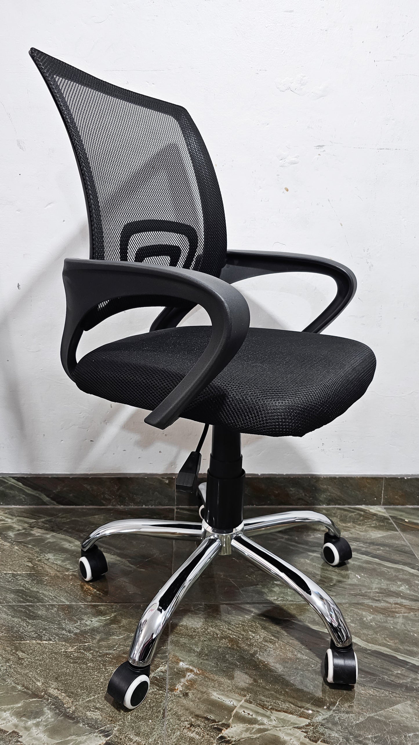 Silla Oficina Ejecutiva Reclinable HARALD – Diseño Ergonómico Con Apoyo Lumbar Y Base Cromada