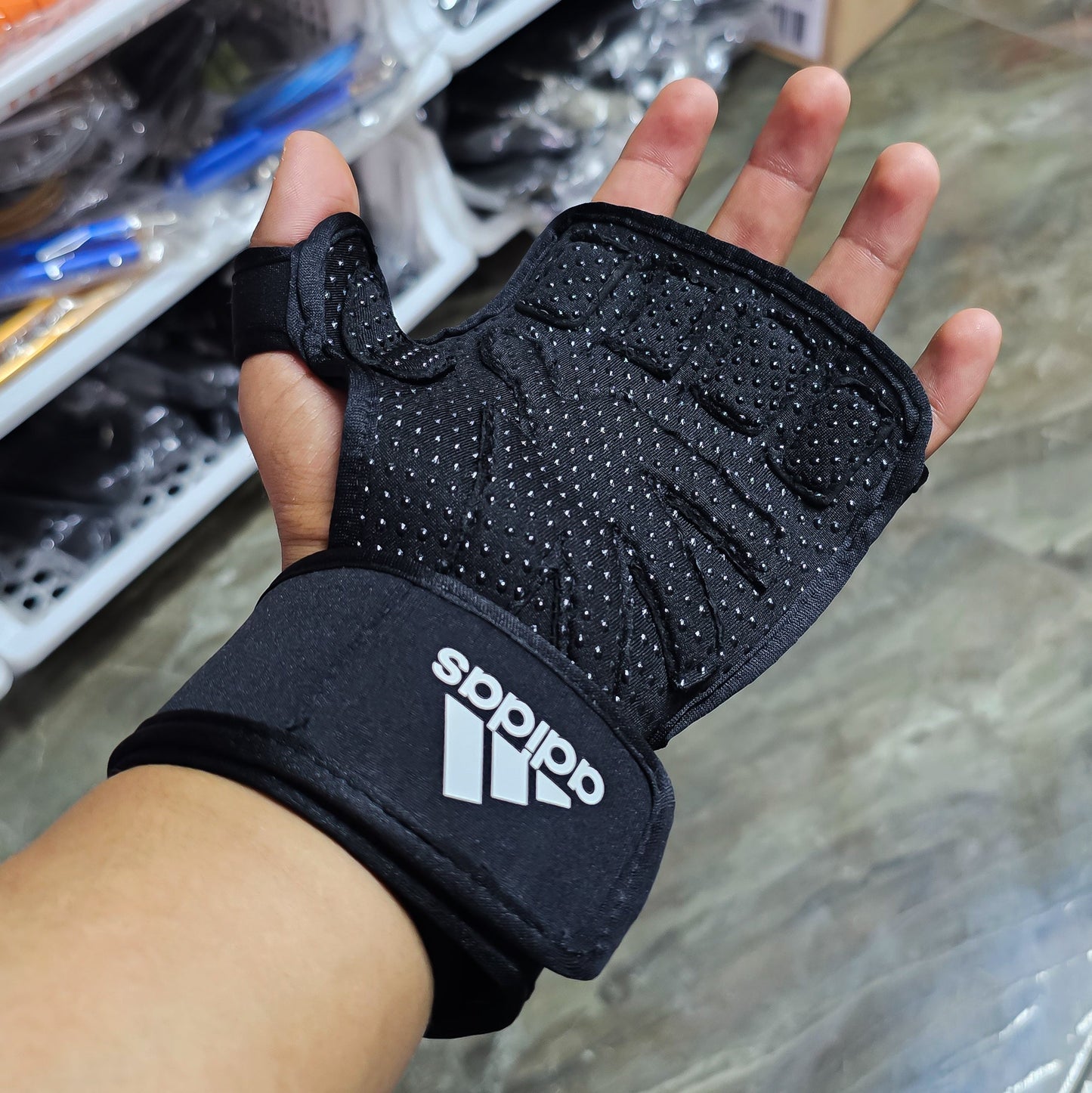 Calleras Adidas Con Muñequera Y Palma Antideslizante – Protección Para Pesas, Gym Y Calistenia Unisex