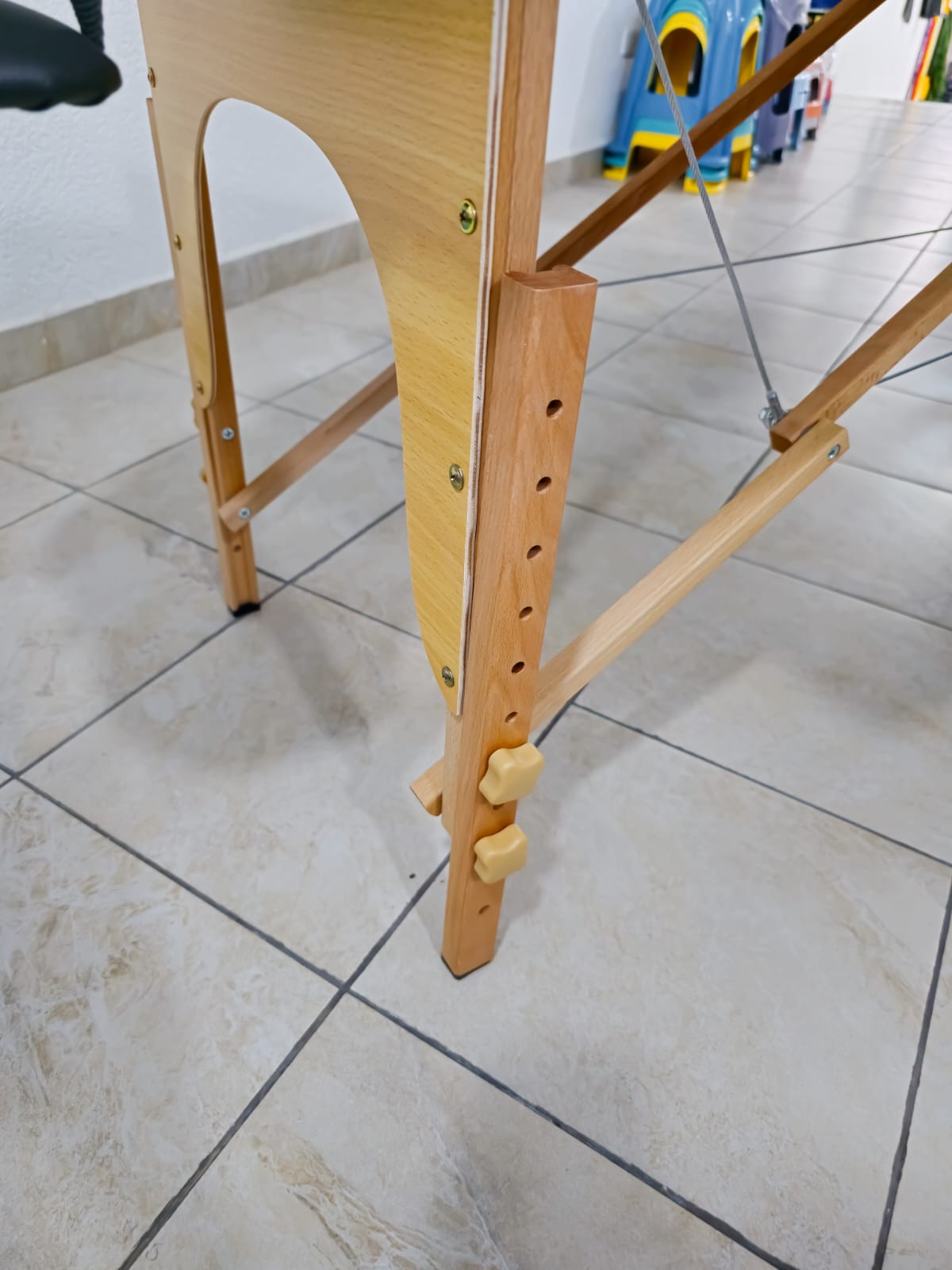 Camilla Portátil 3 Secciones Para Masajes Con Altura Regulable – Madera Y Cuerina Negra