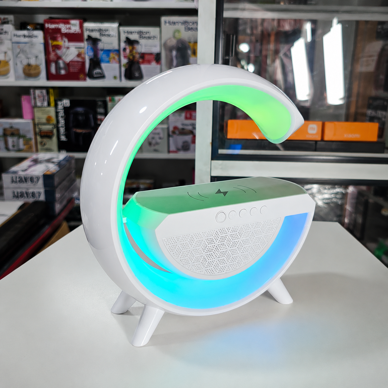 Parlante G Bluetooth LED Inteligente 4 En 1 – Con Cargador Inalámbrico, Lámpara RGB Y Radio FM