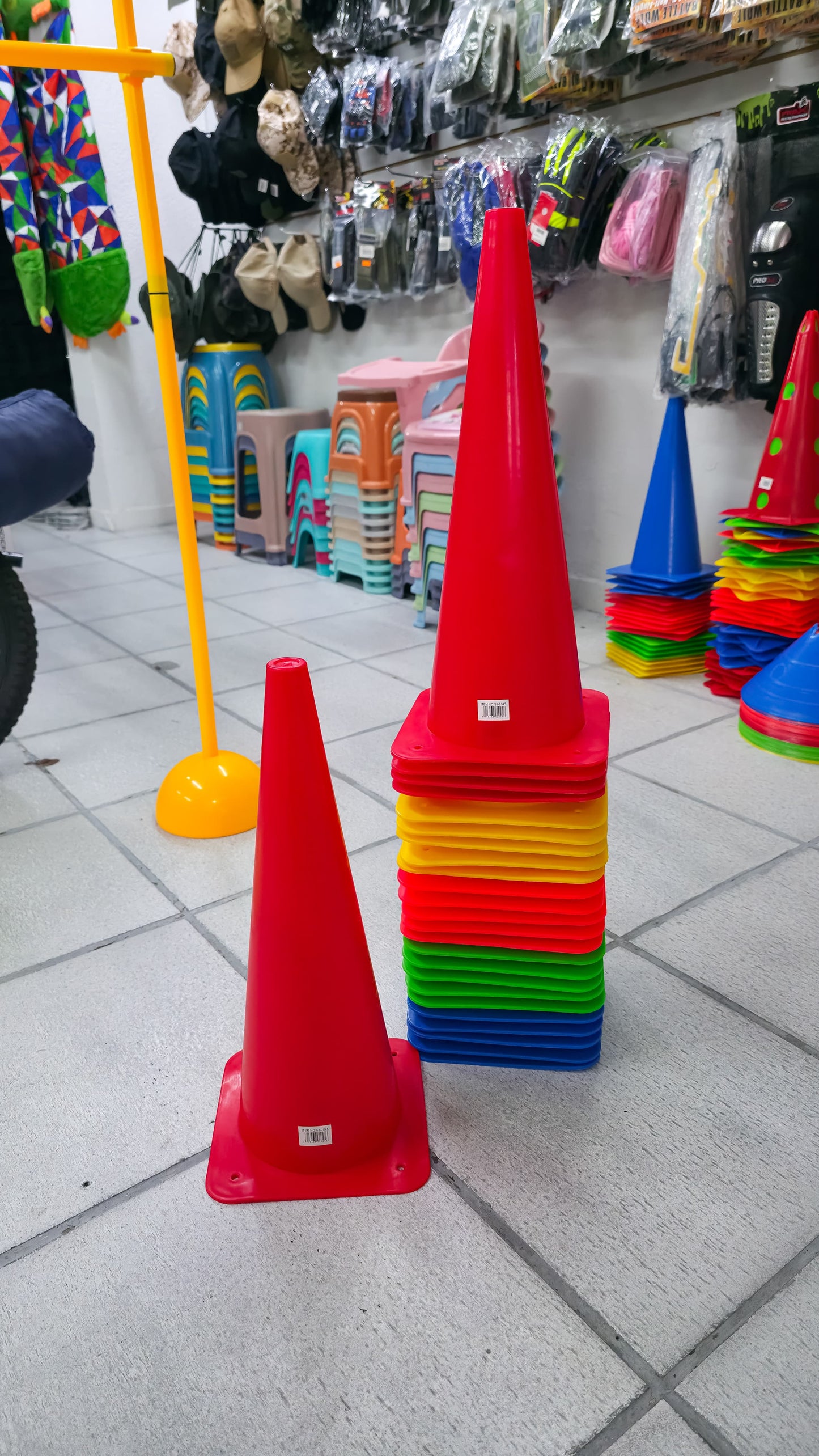 Cono Deportivo De 48cm – Para Entrenamiento De Agilidad, Coordinación Y Circuitos Profesionales Al Aire Libre