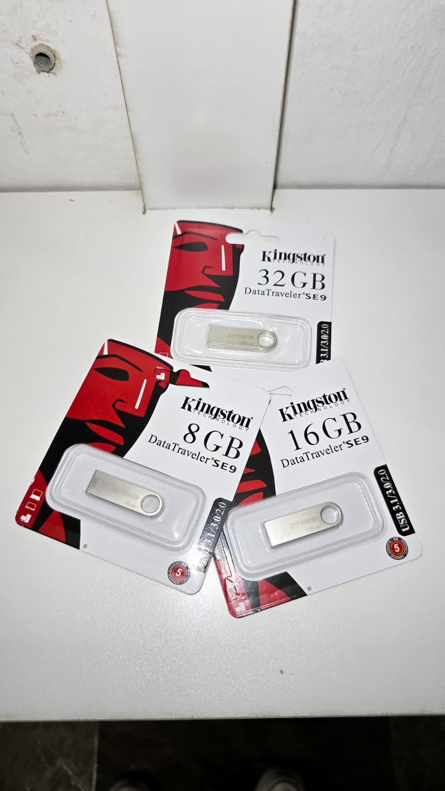 Flash Memory Usb Kingston Se9 – Diseño Metálico Sin Tapa, Usb 2.0/3.0 De Alta Velocidad