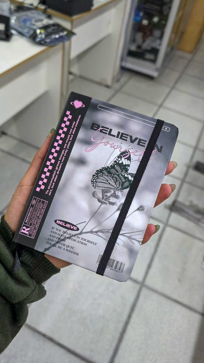 Libreta 96 Hojas Pasta Dura Con Cinta Separadora – Diseño Compacto Ideal Para Oficina, Estudio O Uso Personal