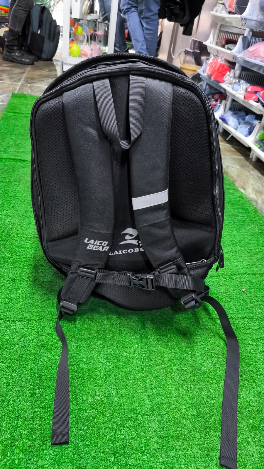 Mochila Laico Bear Para Moto De Fibra De Carbono – Rígida Expandible E Impermeable Para Laptop Y Ciudad