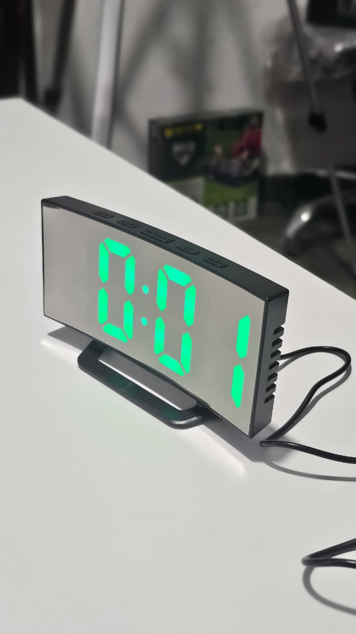 Reloj Digital LED Espejo con Pantalla Grande – Alarma, Termómetro y Hora en Formato 12/24H