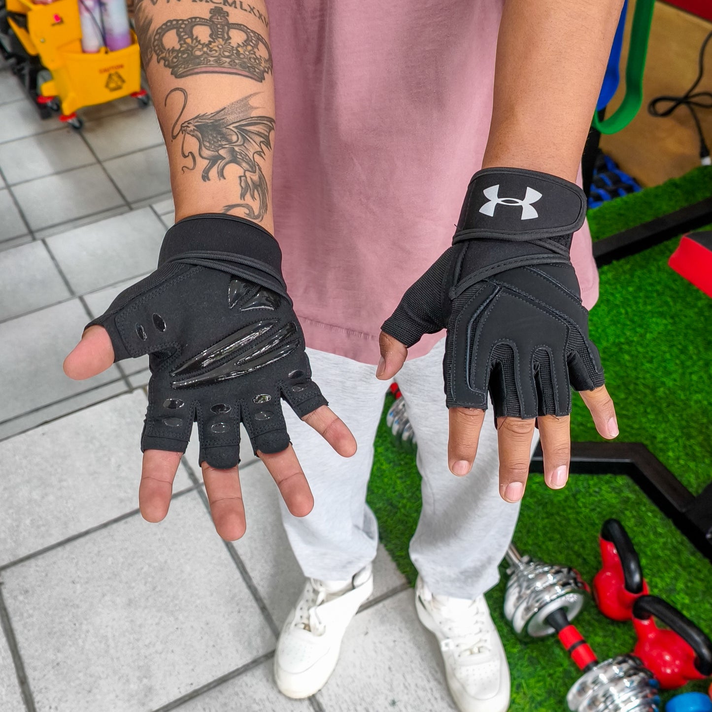 Guantes Deportivos Para Gimnasio, Ciclismo Y Crossfit – Under Con Muñequera Ajustable Y Tejido Transpirable Dri-Fit