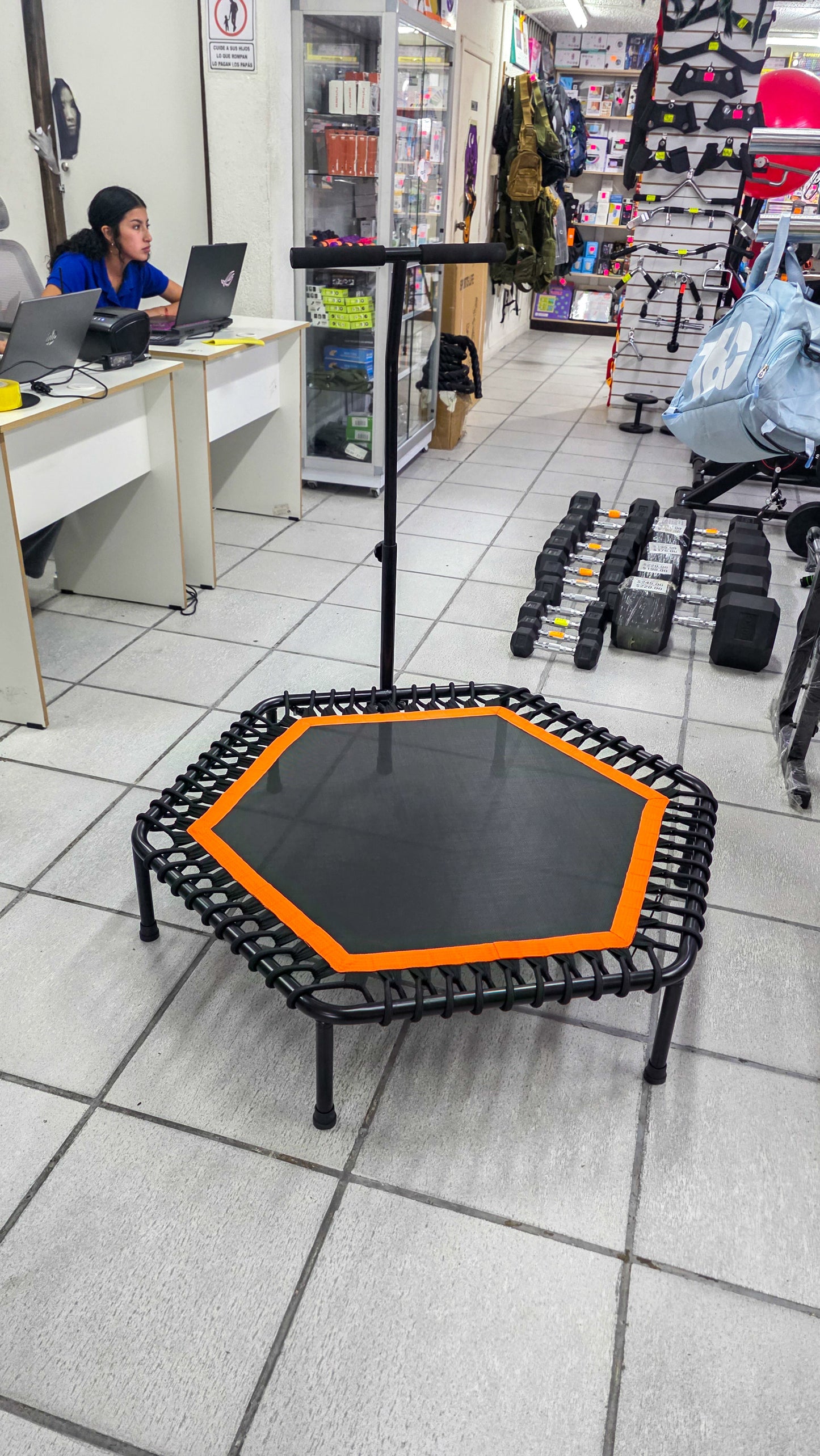 Trampolín Jumping Hexagonal Con Barra Regulable Y Tensores Elásticos – Fitness 100cm Hasta 150kg