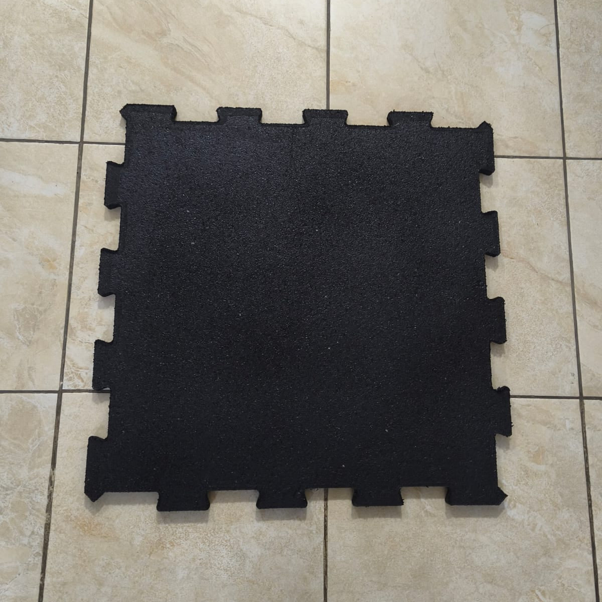 Piso De Caucho 11mm Gym Antideslizante – Baldosa Protectora Para Pesas Y Entrenamiento En Casa O Gimnasio