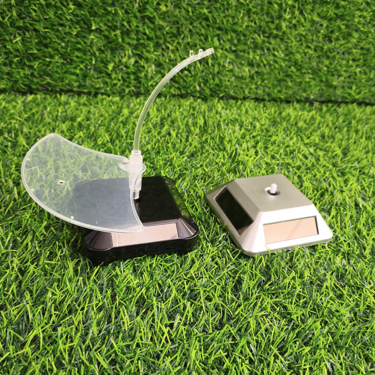 Exhibidor Giratorio Solar Para Gafas – Base Rotatoria Con 4 Paneles Solares Y Soporte De Acrílico