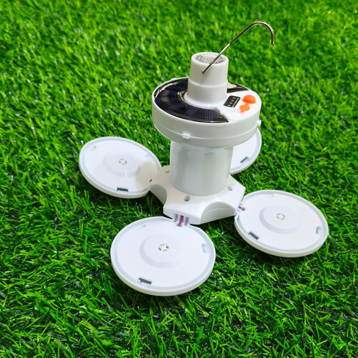 Lámpara Solar LED Colgante Con 4 Paneles Plegables – Recargable Por USB O Sol Para Camping Y Emergencias