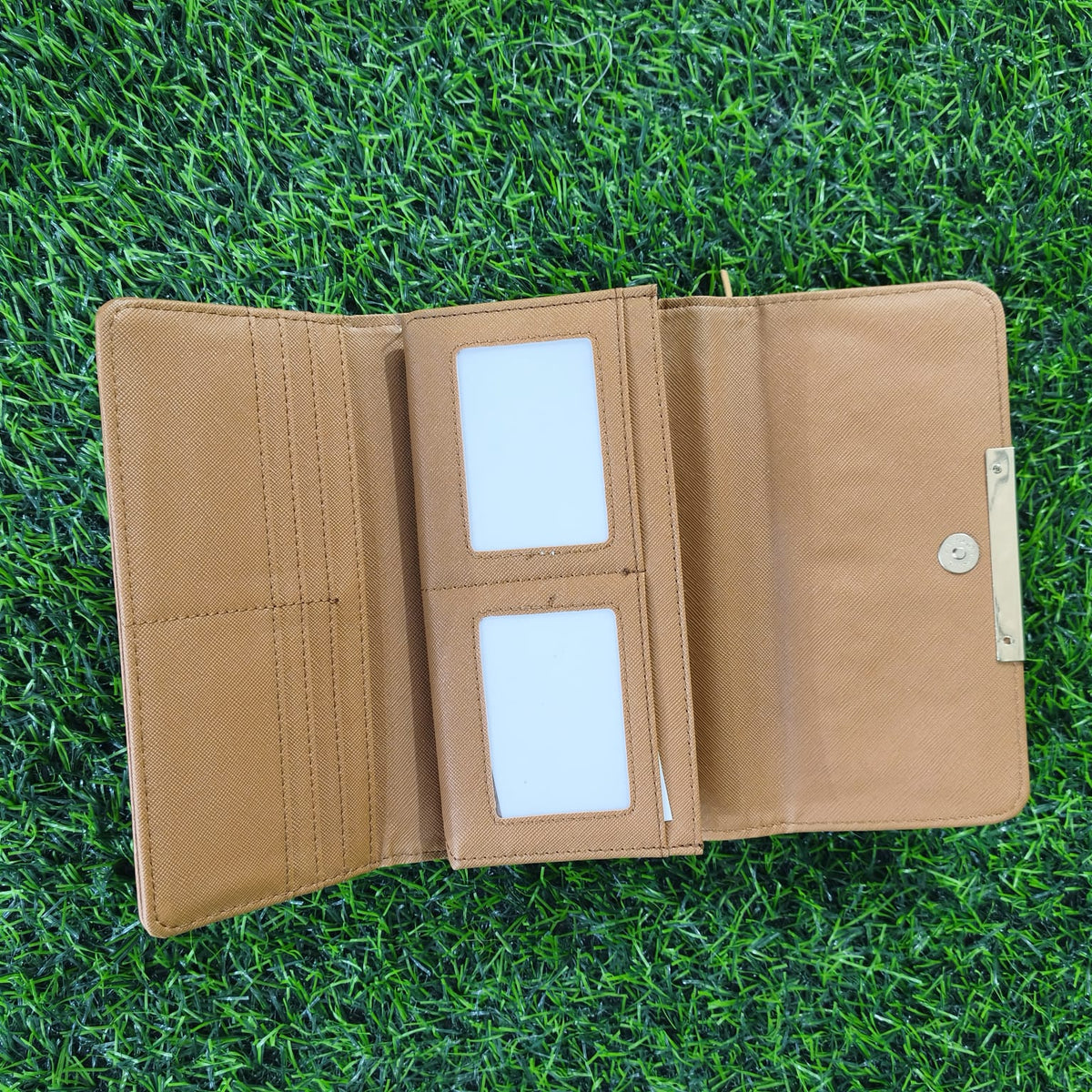 Billetera Larga De Dama En Cuero PU Con Borla Y Placa Dorada – Cartera Con Porta Tarjetas Y Monedero