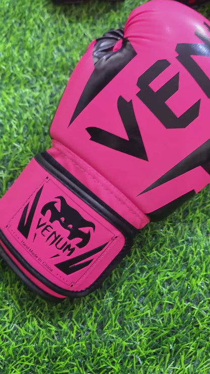 Guantes Venum para Boxeo Funda Negra y Cierre de Velcro Ajustable